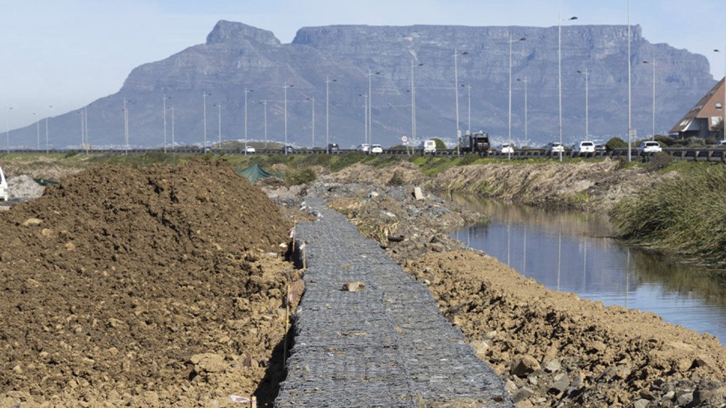 About 15 000 tonnes of large stones of up to 200mm in size are being delivered for the gabion baskets