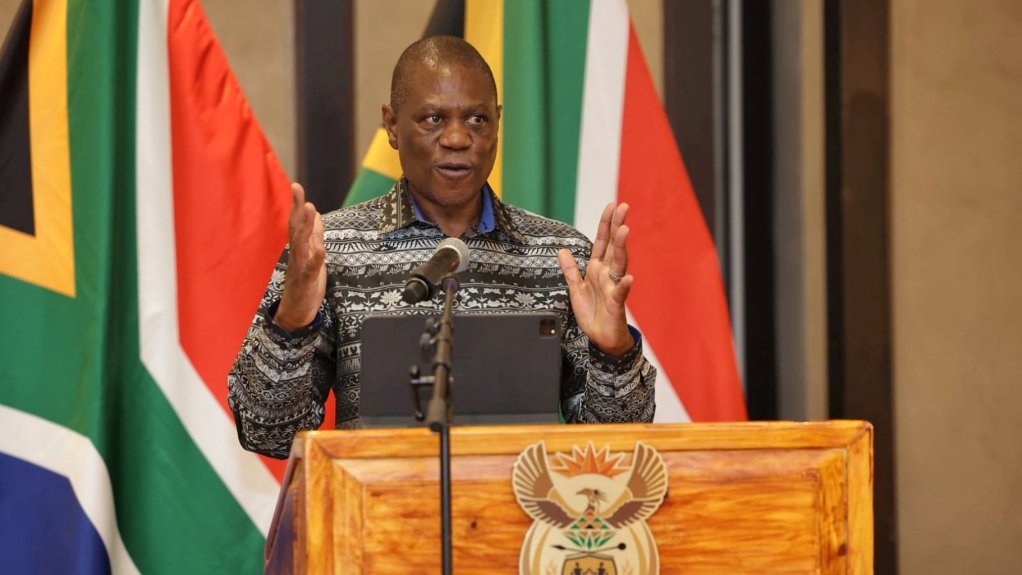 Image of South Africa Deputy President Paul Mashatile 