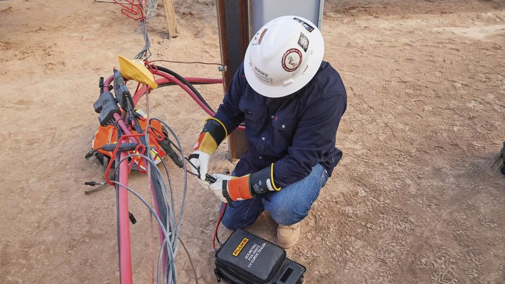 Diagnosing hardware failures in PV systems using I-V curve tracers 