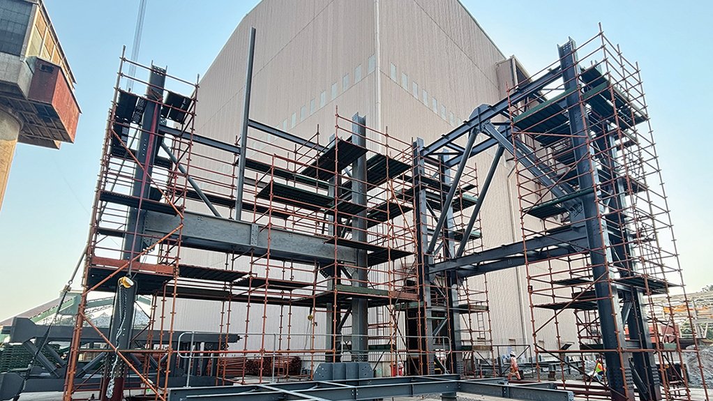 Image of scaffolding on a mine construction site