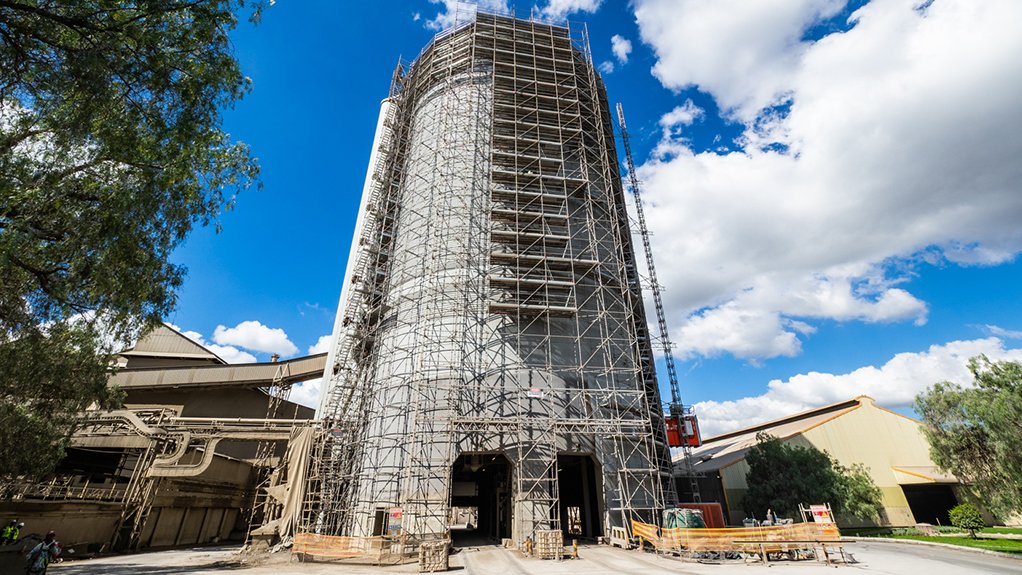 The reinforced concrete duo-cell silos being repaired at the PPC Hercules plant
