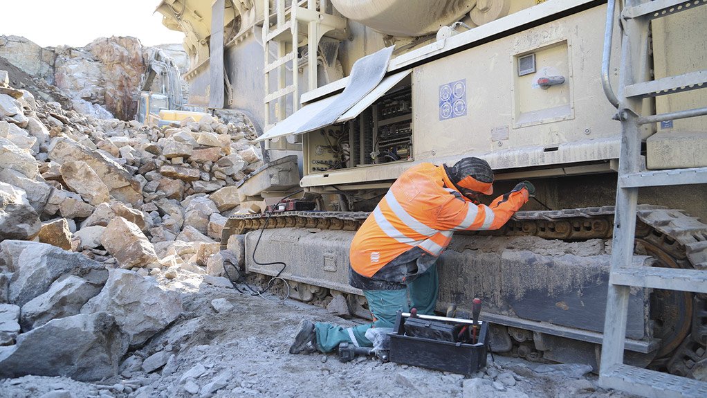 Pilot Crushtec’s technical specialists in action on a Metso machine reflecting the hands-on expertise and commitment that earned the company the title of Metso’s Best Dealer in the EMEA region
