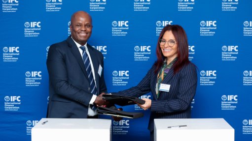 IFISA's Mohale Rakgate and the IFC's Cláudia Conceição signed a Memorandum of Cooperation to strengthen project preparation, improve bankability, and accelerate the delivery of high-impact infrastructure.  