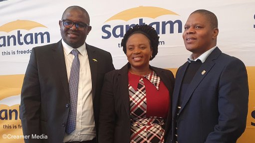 Santam head of strategy and investor relations Thabiso Rulashe, SAWS acting senior manager: technical services Nomvuso Busizi and SAWS head of disaster risk reduction Rudzani Malala at the launch