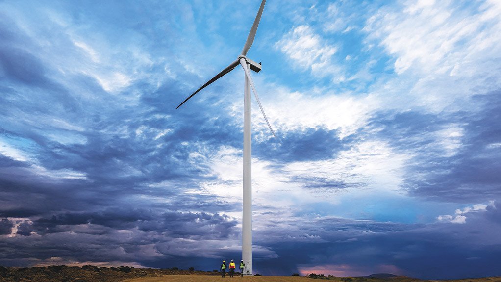 ENERGY CLUSTER: Envusa Energy officially inaugurated its flagship 520 MW Koruson 2 (K2) Cluster of renewable energy projects in the Eastern Cape last month. The K2 Cluster brings together three major projects ﻿– the 240 MW Mooi Plaats Solar PV facility, the 140 MW Umsobomvu Wind Farm (pictured), and the 140 MW Hartebeesthoek Wind Farm. The wheeled renewable electricity will be purchased under long-term agreements by miners Kumba Iron Ore, De Beers, and Valterra Platinum.
