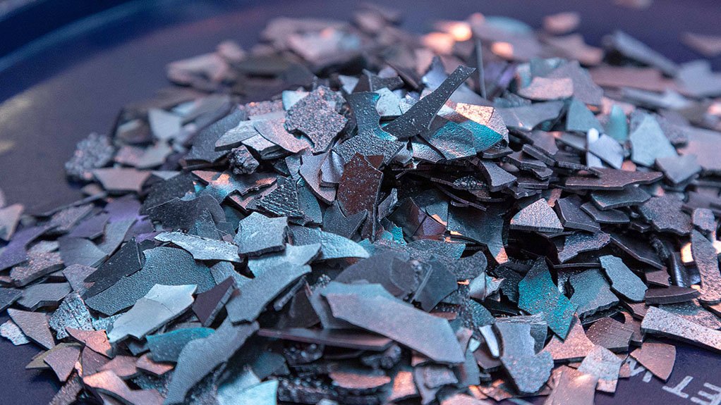 Cobalt flakes