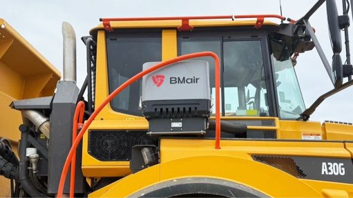 Imag of an air filter installed in the cabin of heavy machinery 