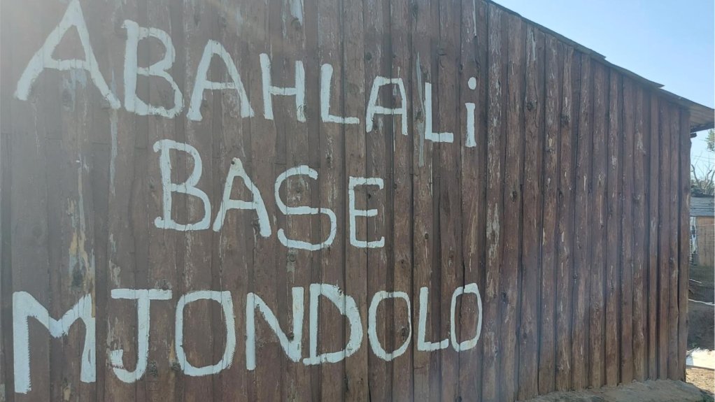 Abahlali baseMjondolo logo