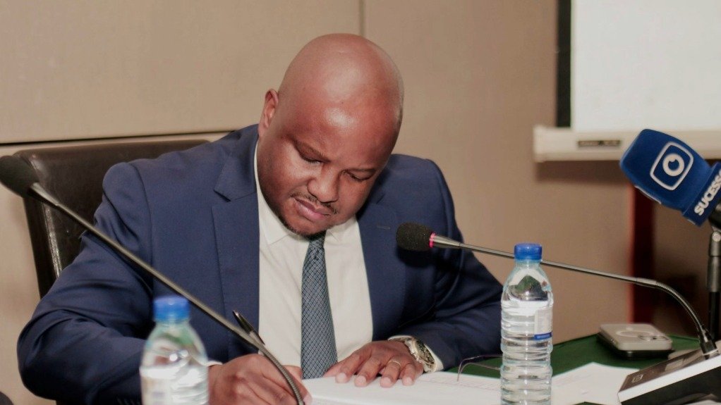 An image of Chamber of Mines of Mozambique chairperson Edson Matches
