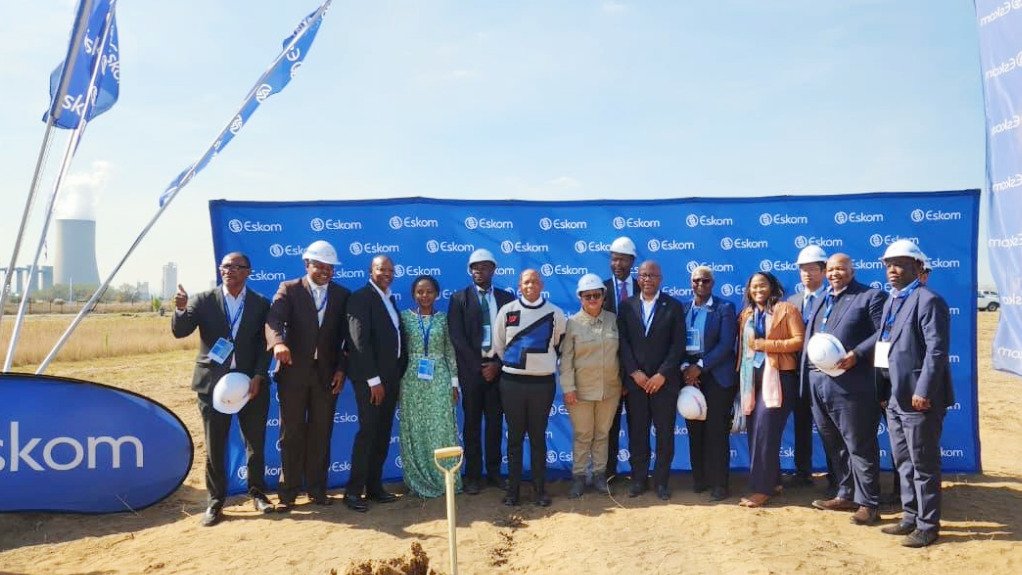 The sod turning ceremony was attended by a high-powered delegation, including Electricity and Energy Minister Dr Kgosientsho Ramokgopa (centre)