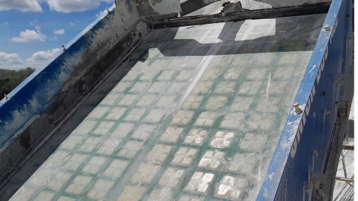 a end-tension polyurethane (PU) mat used in the screening process on quarries