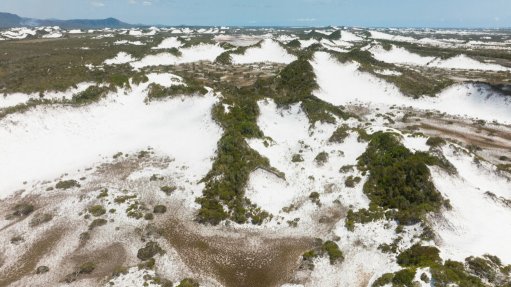 Silica sands