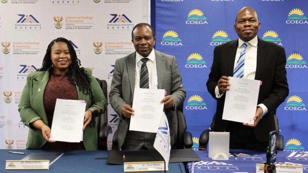 NMU acting deputy vice-chancellor Dr Palesa Mothapo, TIA CEO Dr Titus Mathe and Ivan Radebe at the signing of Fluorochemicals Strategic Innovation Programme at the Coega SEZ