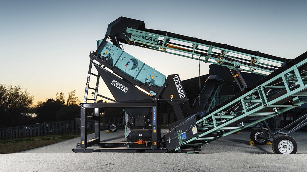 Designed for rapid deployment, the skid-mounted modular plant requires minimal site preparation, reducing installation time and accelerating production