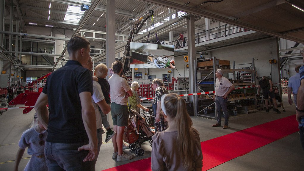 Hoeflon Open Days: celebrating 20 years, a new facility and the new C10e