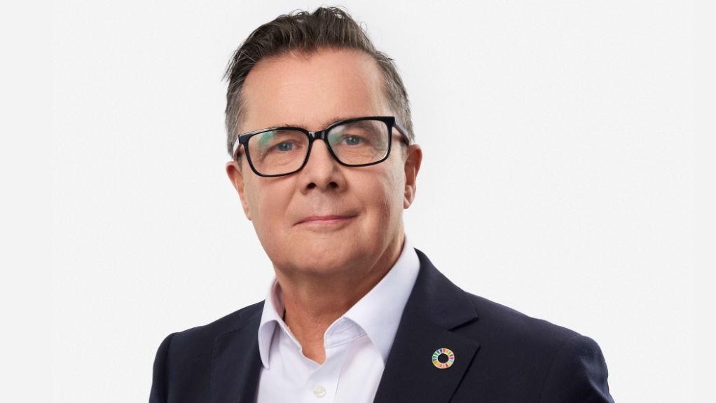 Head and shoulder shot of John