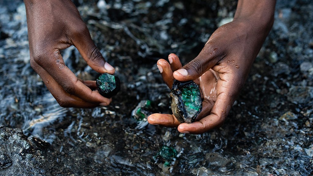 Gilbertson to step down as Gemfields CEO; Mozambique mine facing challenges