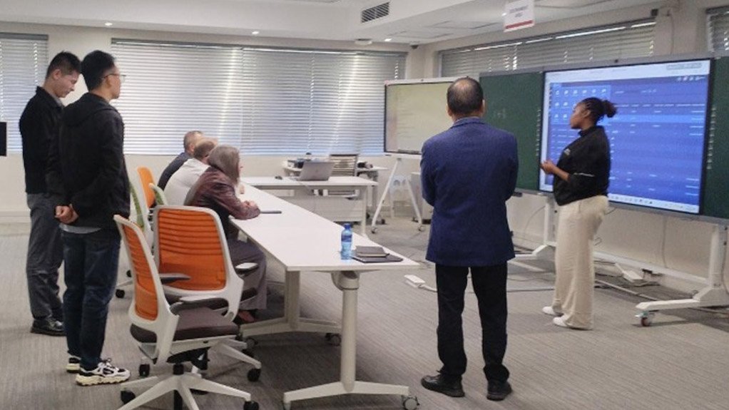 Huawei industry partners discussing the MetaWorks platform