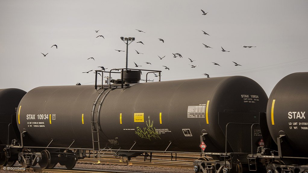 US oil tank