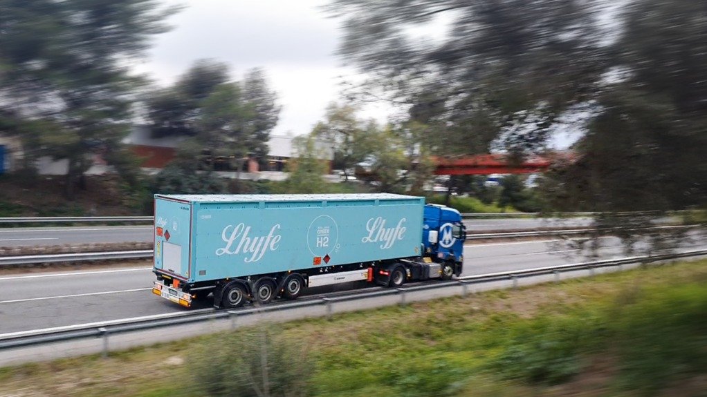 Lhyfe green hydrogen delivery truck