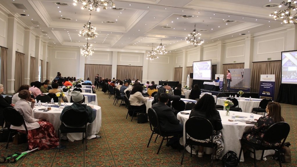 Women in mining urge greater dialogue with men, survey finds