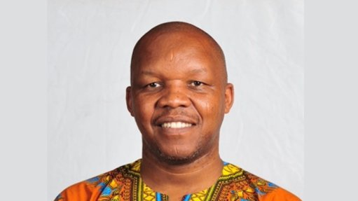 Keynote speaker UJ lecturer and professor Siphamandla Zondi