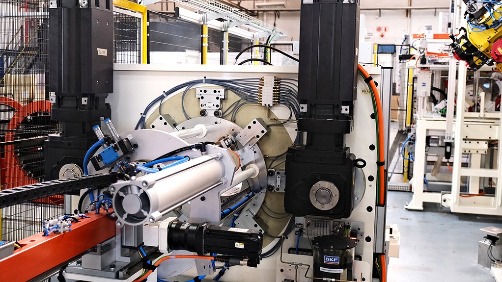 SHRINKING MACHINE
The catalytic converter shrinker machine integrates a 12-segment precision shrinking system, where SEW-EURODRIVE servo gear units and motion control software ensure each can is accurately reduced to predetermined dimensions