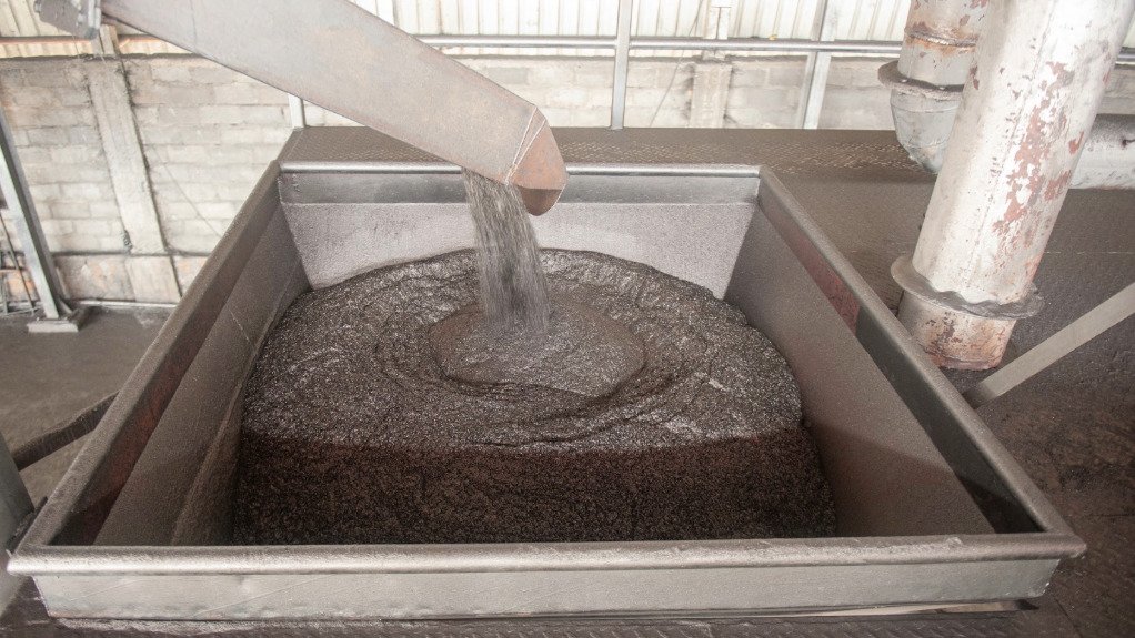 A generic image of graphite ore