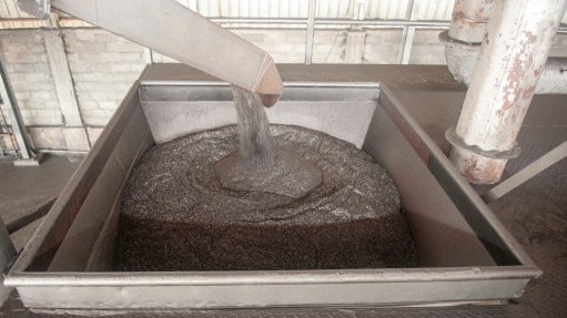 A generic image of graphite ore