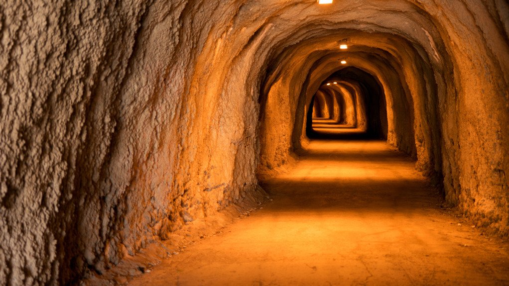 Underground mine tunnel
