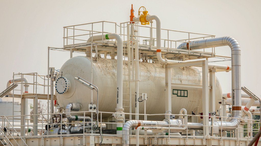 Oil and pipeline infrastructure