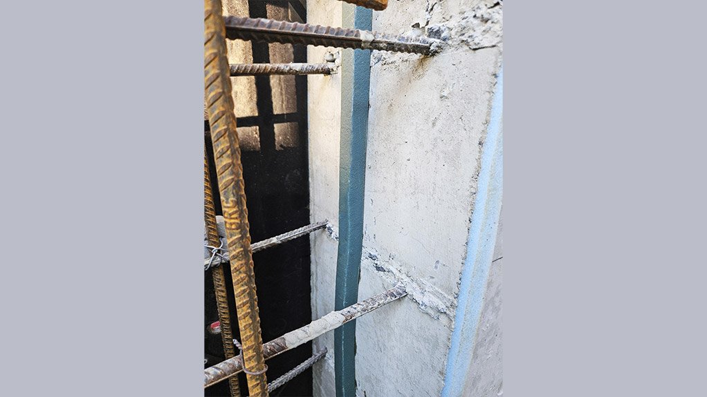 Installed along construction joints, ADCOR® 500S expands on contact with water to create an effective watertight seal