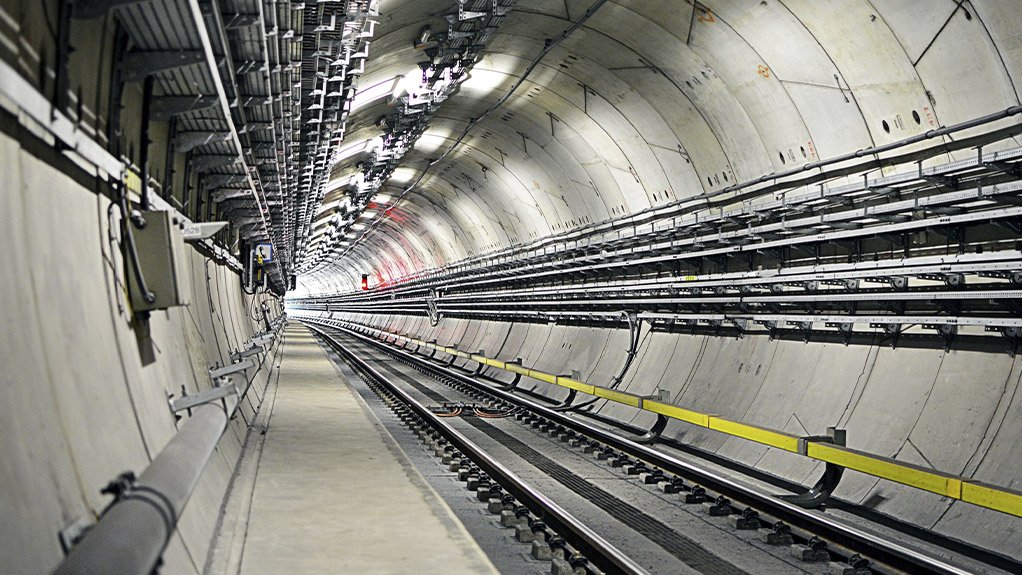 By preventing water ingress, ADCOR® 500S helps protect critical concrete structures and supports long-term structural integrity