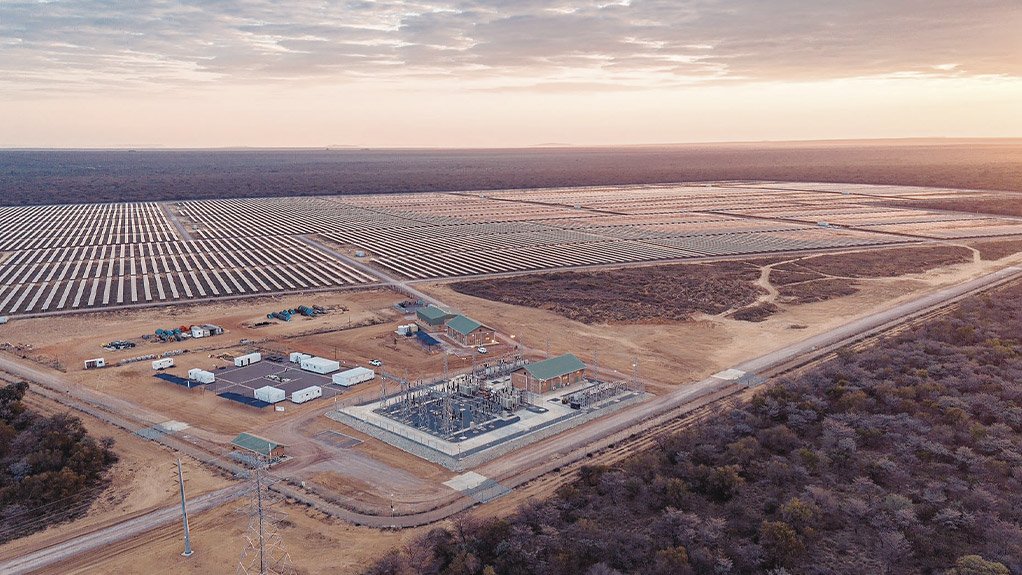 The entry into commercial operation of the R1.7-billion Lephalale Solar Project was celebrated recently by Exxaro Resources and its wholly owned renewable energy business Cennergi. Located near Exxaro's Grootegeluk Mine in Lephalale, the 68 MWac behind-the-meter solar PV facility comprises 129 024 solar modules installed across 185 ha. The facility is designed to generate some 176 MWh of renewable electricity yearly and is Exxaro's first utility-scale, self-generation renewables asset to enter into commercial operations.
