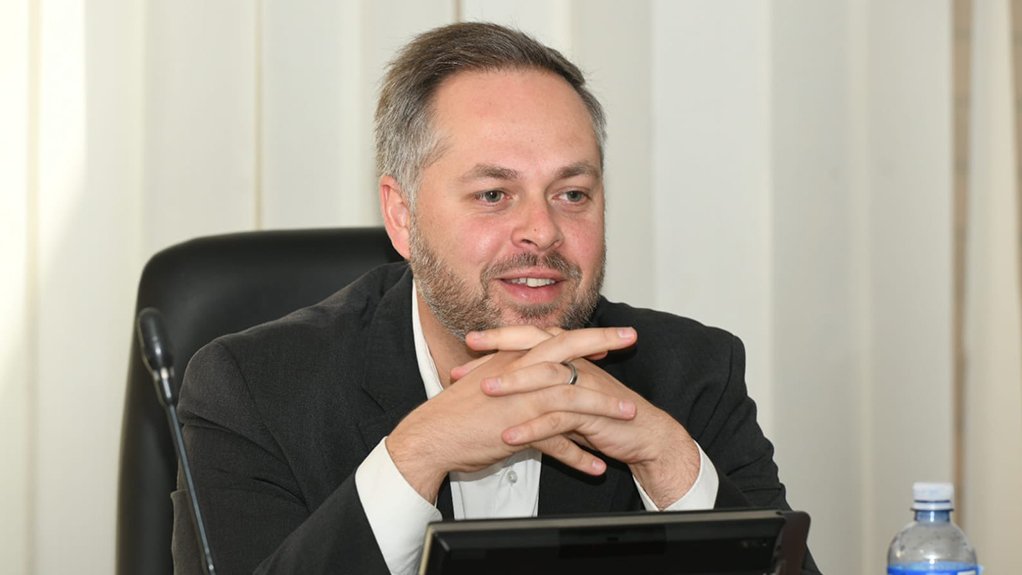 Minister of Home Affairs Dr Leon Schreiber