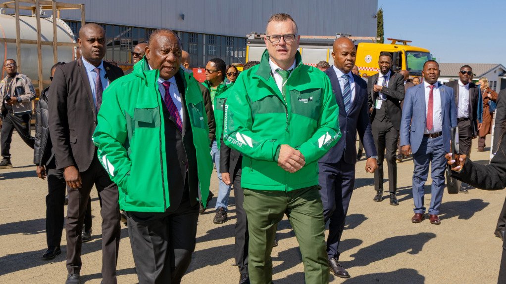 President Cyril Ramaphosa tours Seriti Green's Bethal remote operations and training centre with CEO Peter Venn