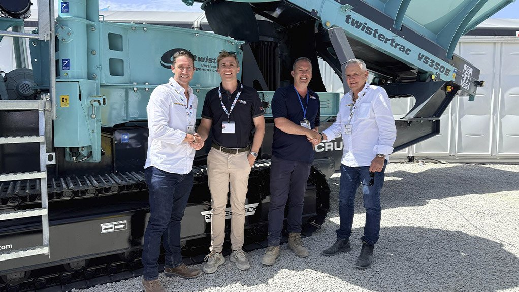 From left: Francois Marais, Pilot Crushtec Director Sales & Marketing, Jonny McNaugher, OnTrax Equipment Managing Director, Larry Collins South West Crushers Managing Director and Sandro Scherf, Pilot Crushtec CEO