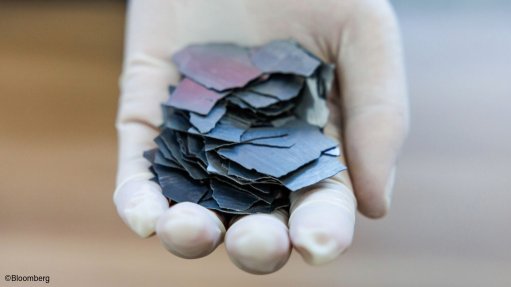 Rare earths material in hand