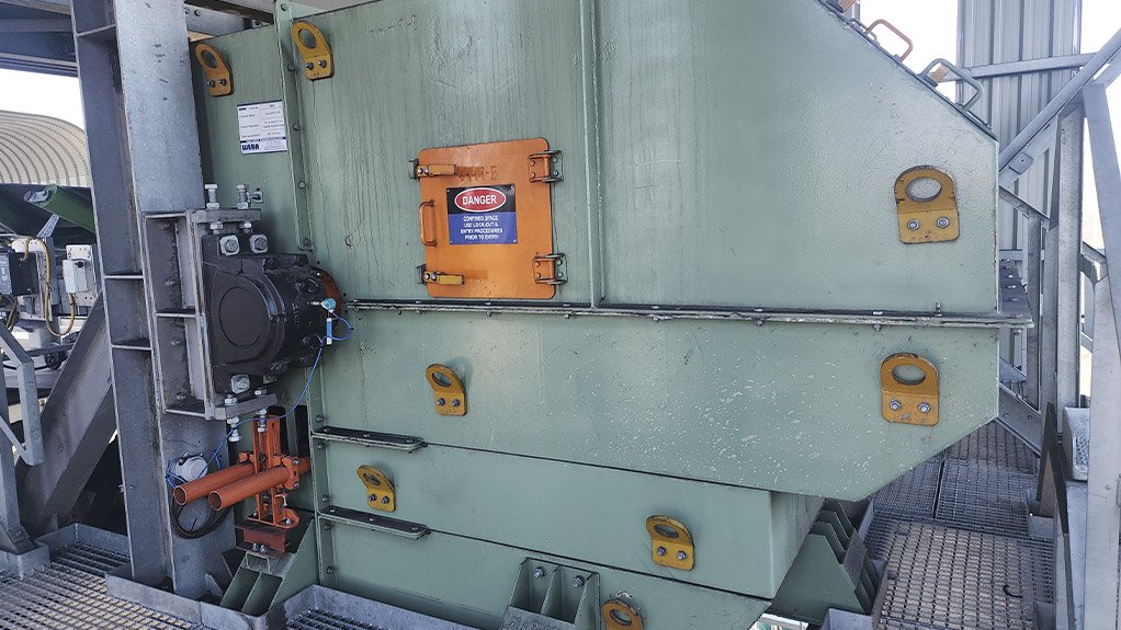 A Weba Chute Systems head chute is engineered to ensure controlled material flow, improving reliability while reducing wear and maintenance requirements