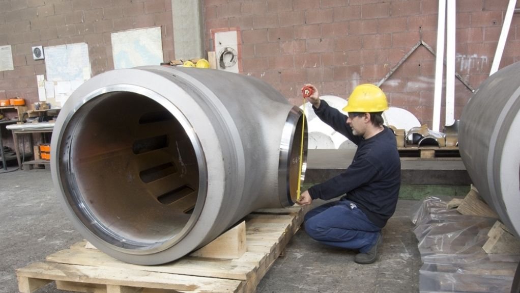 MEETING REQUIREMENTS
For individual projects, the applicable material specifications, inspection requirements, testing and documentation are established according to customer specifications and relevant code requirements
