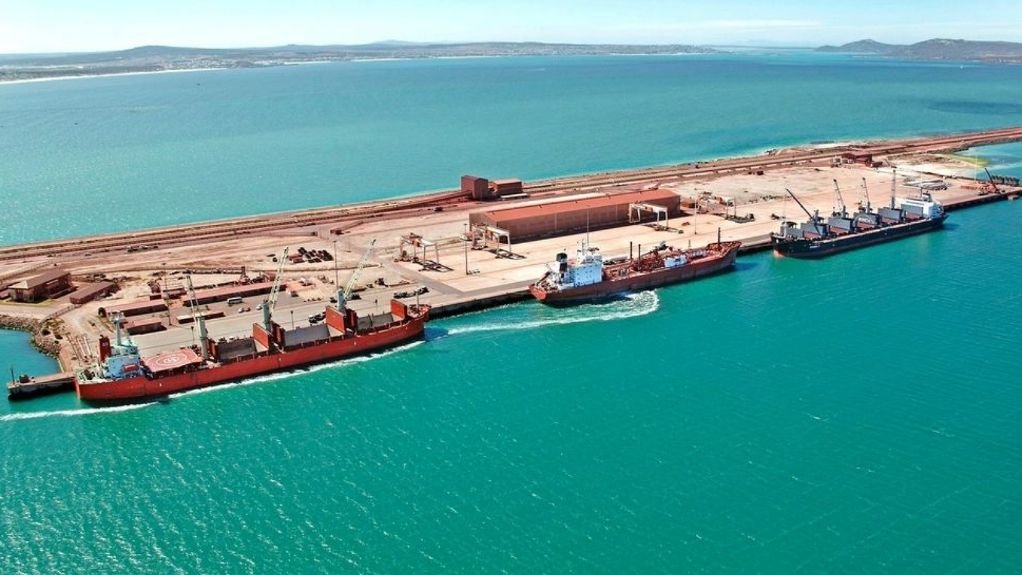 SALDANHA TERMINAL
The qualified artisans will have a direct role at the Saldanha Terminal, supporting its operation and maintenance, where work will include routine inspection, troubleshooting and repairing  equipment and infrastructure