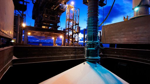 Alumina being loaded onto a ship