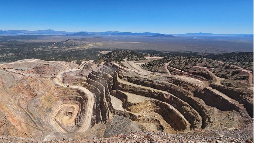 McEwen's Gold Bar mine complex