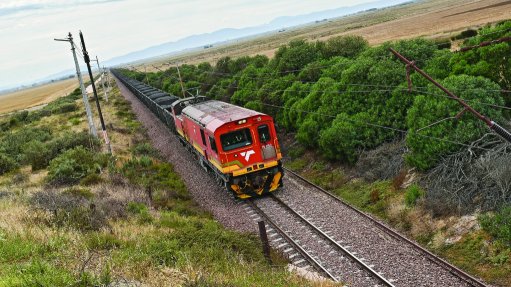 Rail locomotive