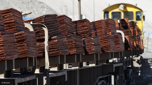 Copper cathodes on a train