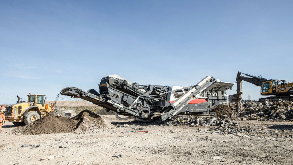 The above image depicts the Lokotrack LT400RS mobile impact crusher