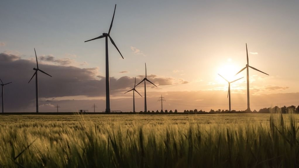 DECARBONISATION EFFORTS
The wind energy sector contributes to decarbonisation through the clean energy generated as well as limiting resource usage and land impact