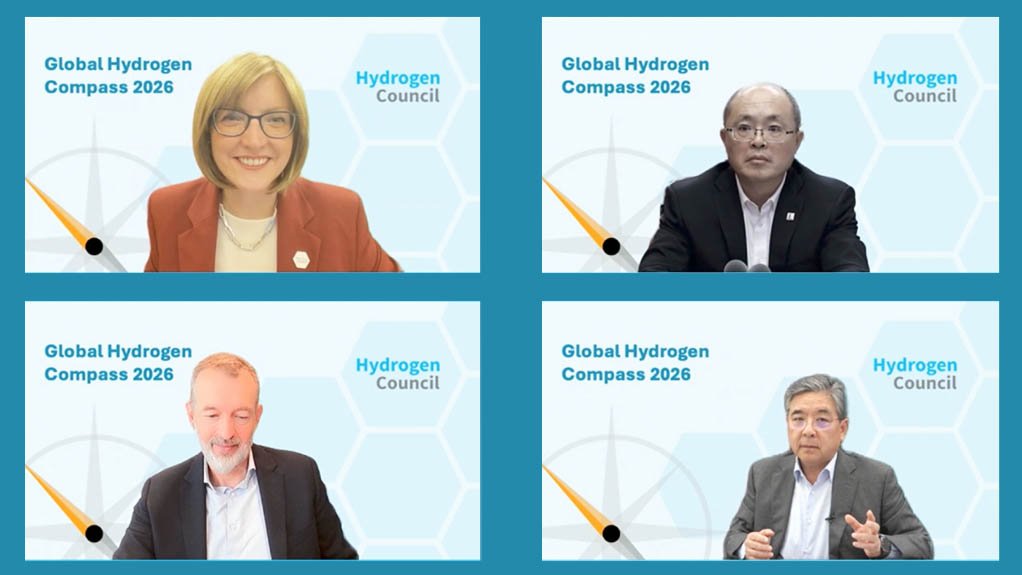 Top Ivana Jemelkova and Zhao Dong, below Boudewijn Siemons and Jaehoon Chang.