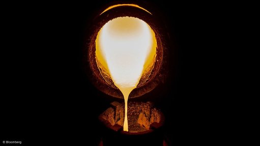 Gold pour