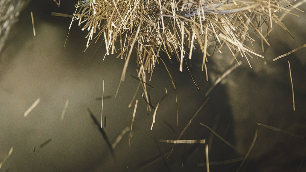 Reinforcement within the concrete matrix combines both micro- and macro-fibres. The micro-fibres assist with fine-scale stress distribution, while the macro-fibres improve flexural toughness, impact resistance and the transfer of loads across the panel